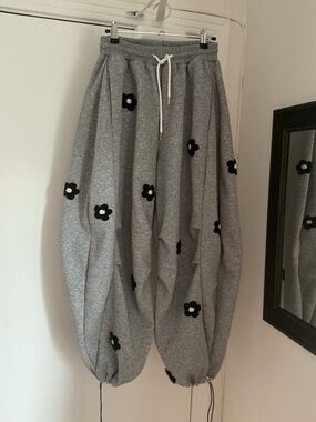 Grey balloon Floral Drawstring Sweatpants